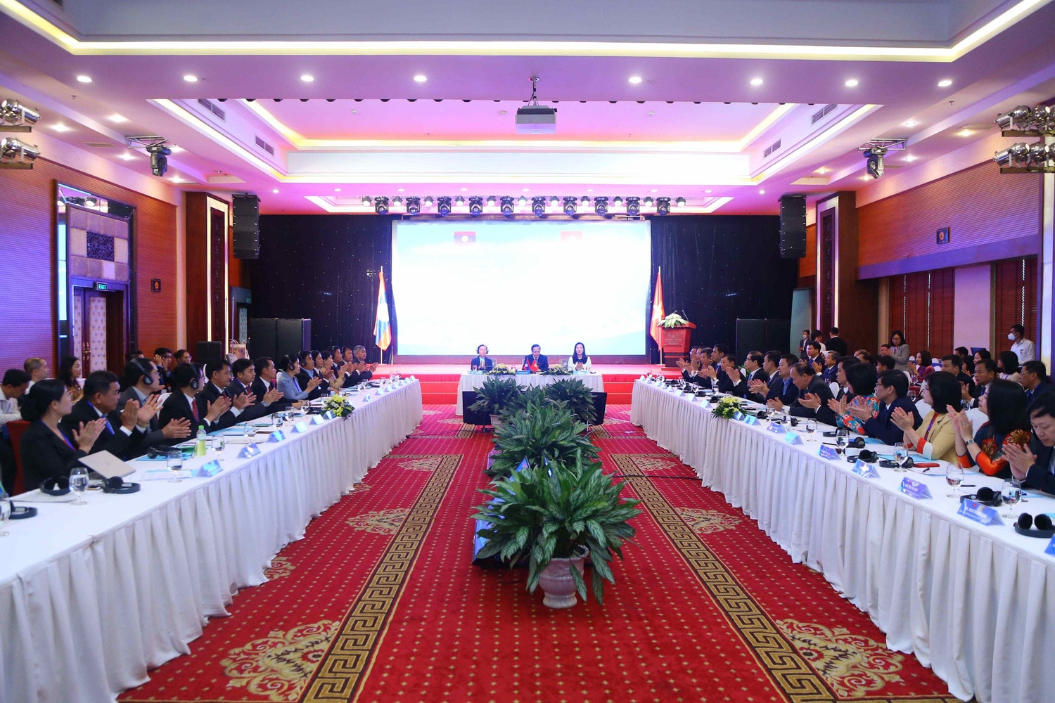 Tăng cường hợp tác đặc biệt về Lao động, Phúc lợi xã hội và Phát triển nguồn nhân lực Việt Nam - Lào -0