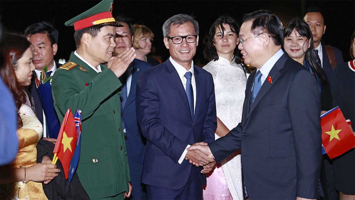 Chủ tịch Quốc hội Vương Đình Huệ đến Thủ đô Canberra, bắt đầu thăm chính thức Australia -2