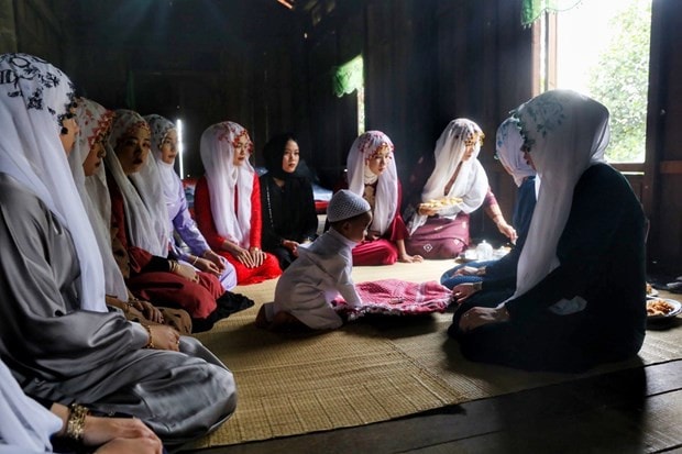 Độc đáo lễ đặt tên cho con của người Chăm Islam -0