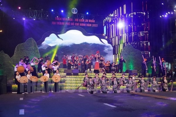 Về với những đỉnh núi Lai Châu kỳ vĩ -0