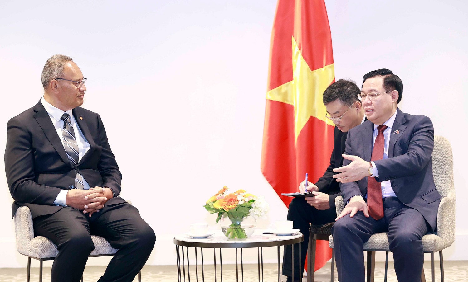 Chủ tịch Quốc hội Vương Đình Huệ tiếp Lãnh đạo các Công ty Viet River Holdings, Fiso Investment -0