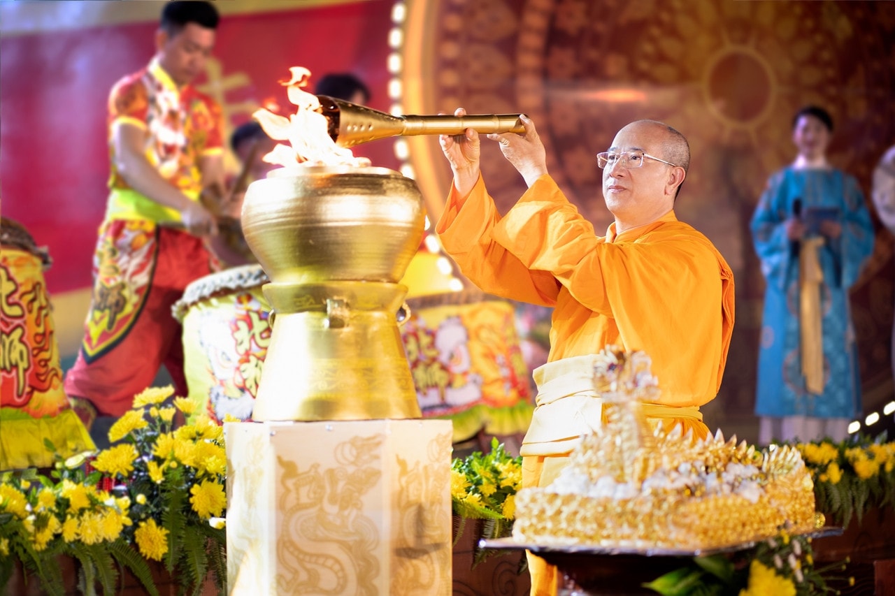 Mong ngọn lửa đoàn kết, hòa hợp dân tộc được thắp sáng mãi -0