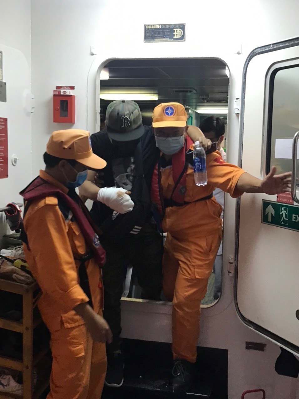 VIETNAM MRCC cứu nạn thành công thuyền viên tàu Berge Daisen ảnh 4 VIETNAM MRCC cứu nạn thành công thuyền viên tàu Berge Daisen -0