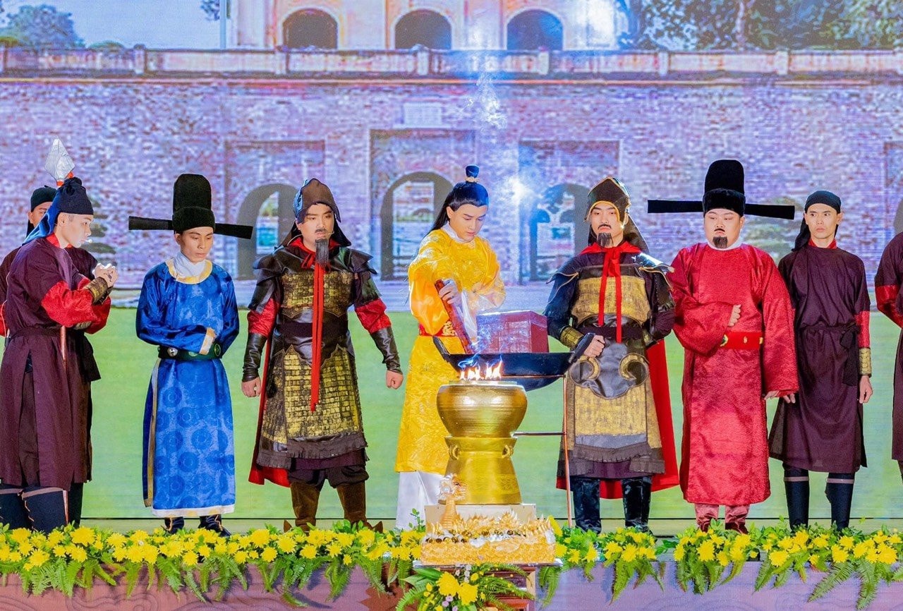 Mong ngọn lửa đoàn kết, hòa hợp dân tộc được thắp sáng mãi -0