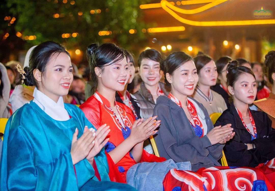 Mong ngọn lửa đoàn kết, hòa hợp dân tộc được thắp sáng mãi -0