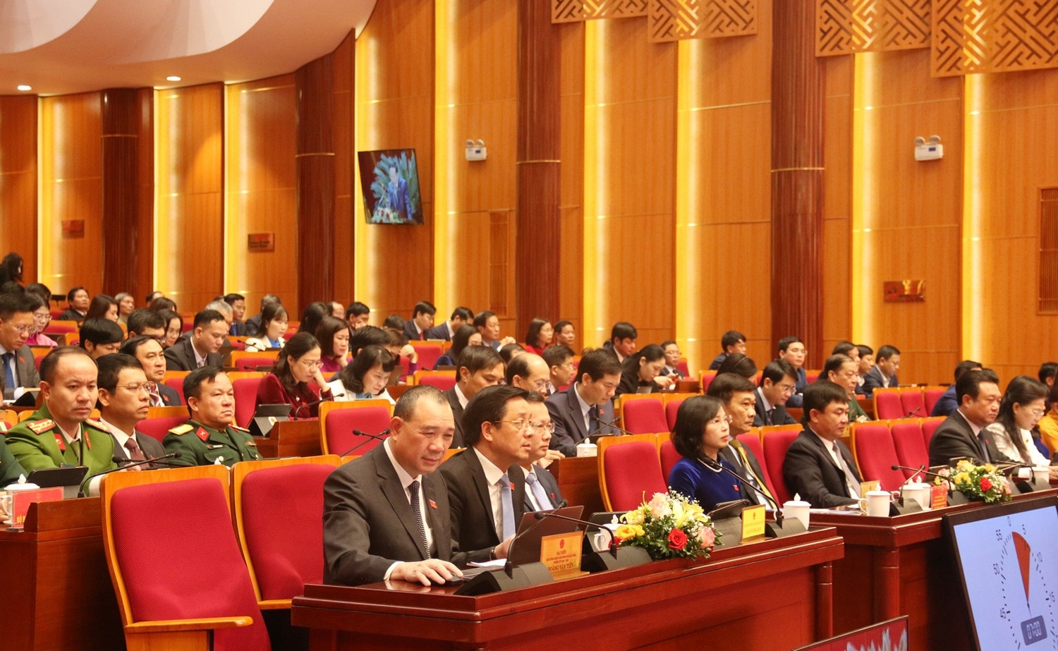 Các đại biểu dự kỳ họp. Ảnh: M. TUÂN Đẩy mạnh thu hút đầu tư, giữ vững đà tăng trưởng bền vững hai con số, nâng cao chất lượng đời sống Nhân dân -0