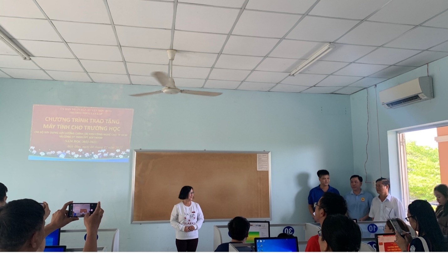 Global Care đồng hành cùng các em học sinh tại điểm trường huyện Mộc Hoá, Long An -0