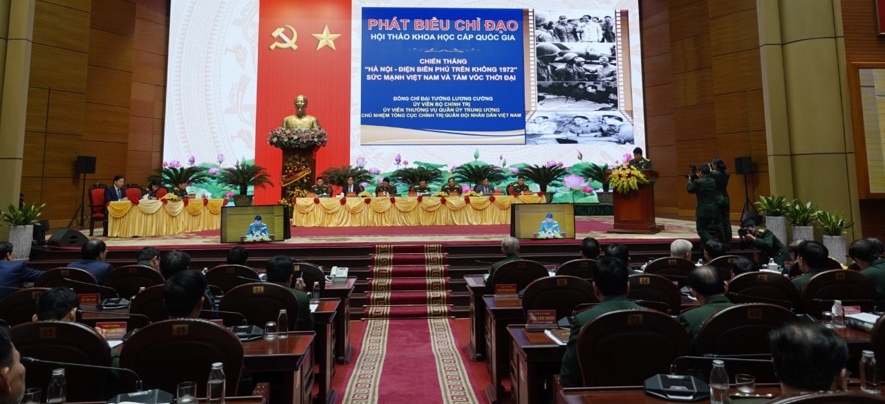 Kỷ niệm 50 năm Chiến thắng Hà Nội - Điện Biên Phủ trên không:Một mốc son chói lọi trong lịch sử dân tộc Việt Nam -0