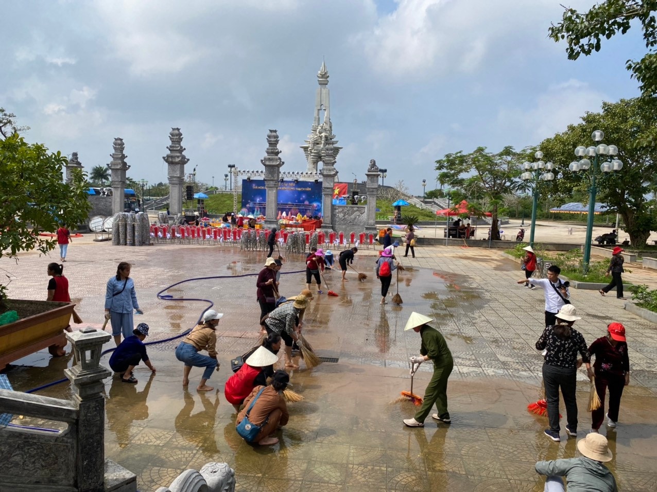 Hoàn tất công tác chuẩn bị cho Đại lễ cầu siêu, tri ân bên sông Thạch Hãn -0