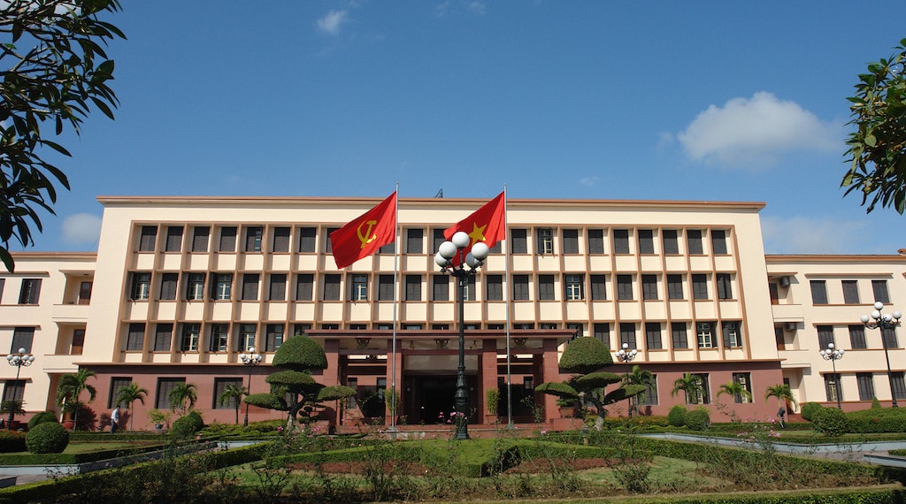 UBND tỉnh Quảng Ninh sát sao giám sát độ triển khai các dự án của Công ty TNHH công nghiệp Jinko Solar Việt Nam tại TX Quảng Yên.