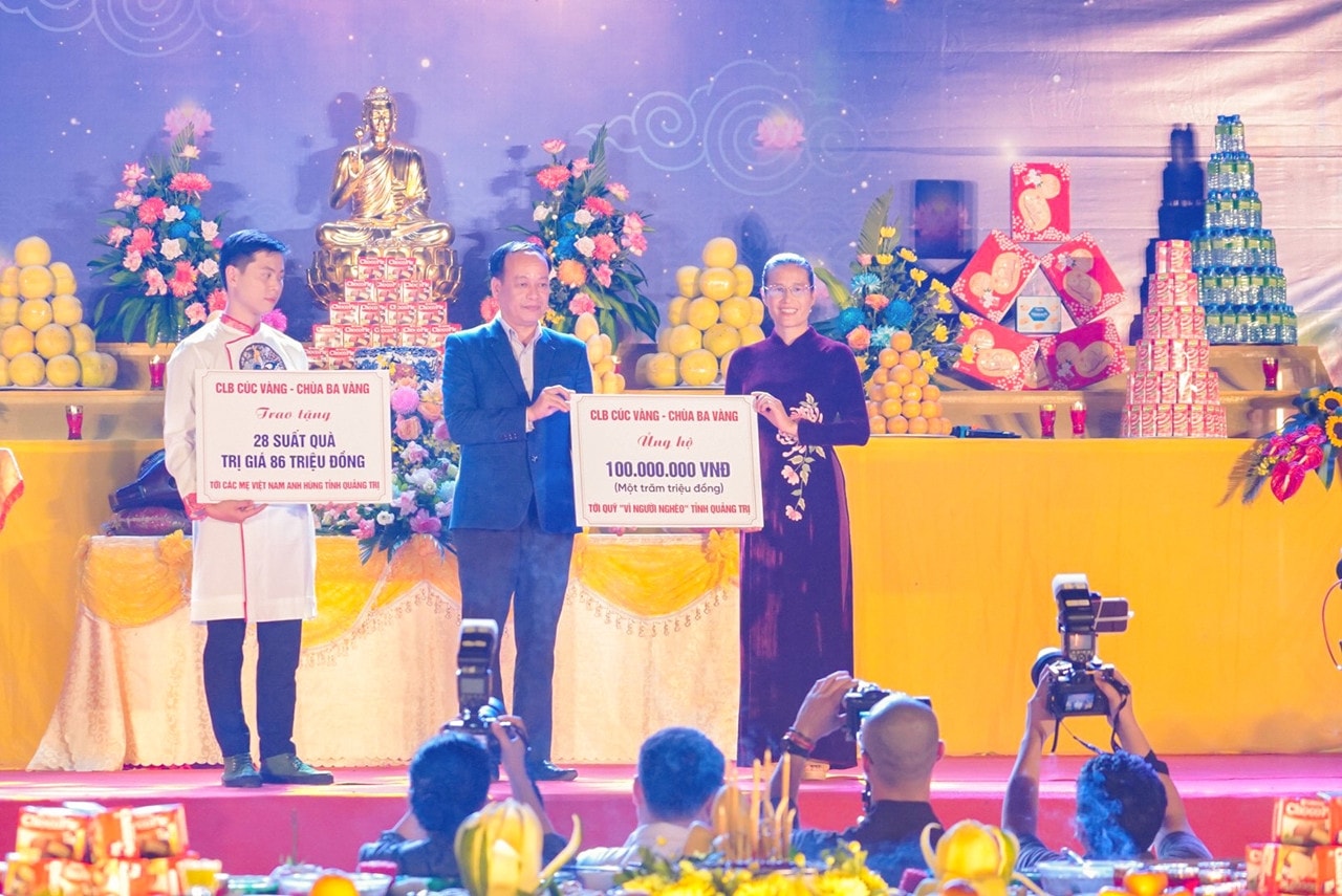 Những dư âm còn mãi sau Đại lễ cầu siêu, thả hoa đăng tri ân bên bờ Thạch Hãn -0