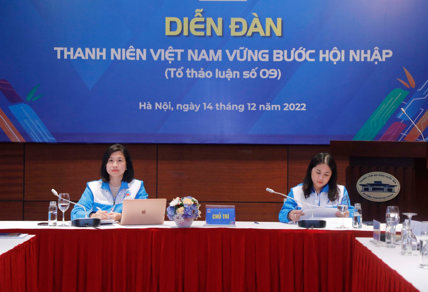 Các đại biểu dự Diễn đàn