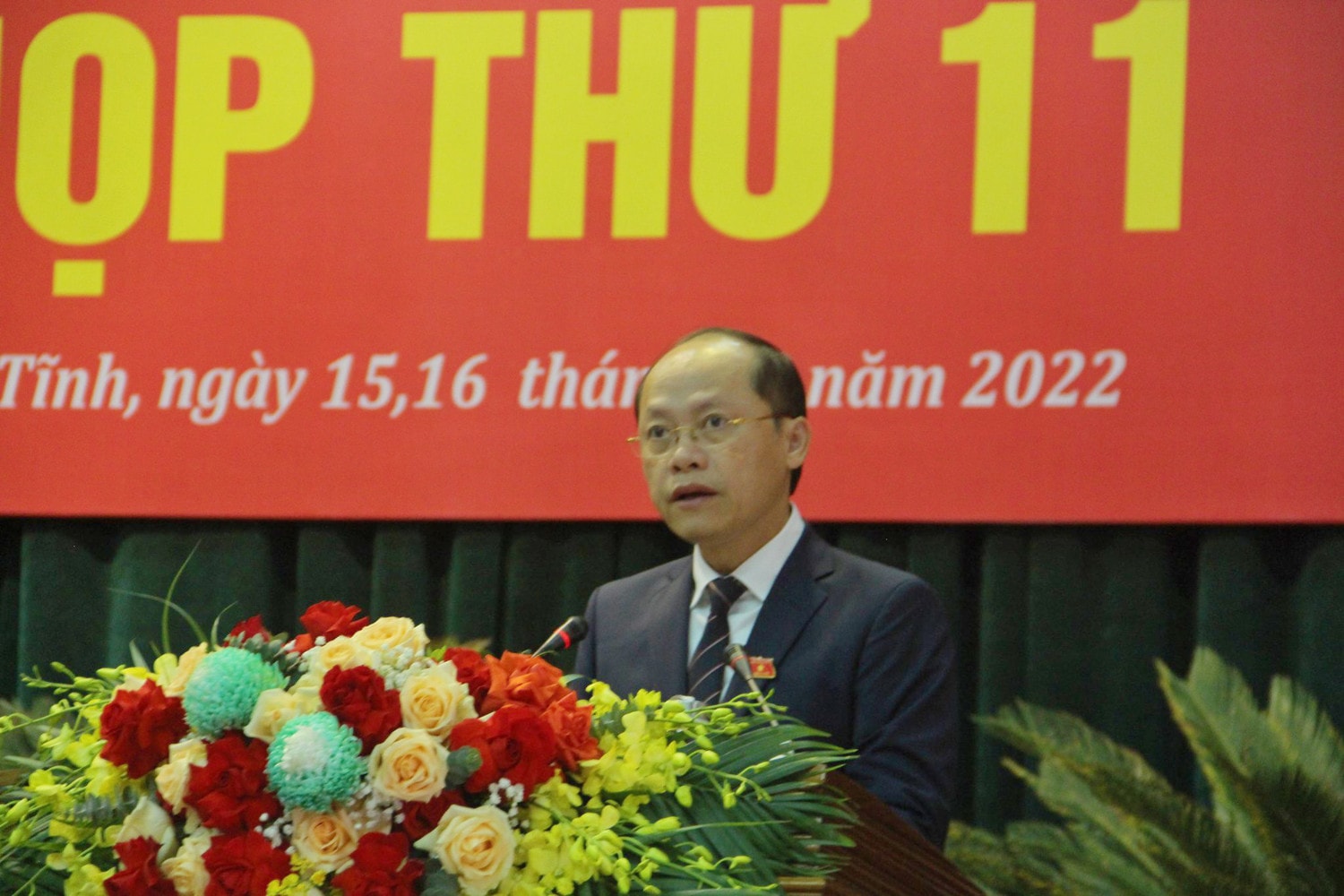 Phó Chủ tịch Thường trực UBND tỉnh Nguyễn Hồng Lĩnh báo cáo tình hình kinh tế - xã hội Hà Tĩnh: Thu ngân sách năm 2022 đạt 16.900 tỷ đồng -0
