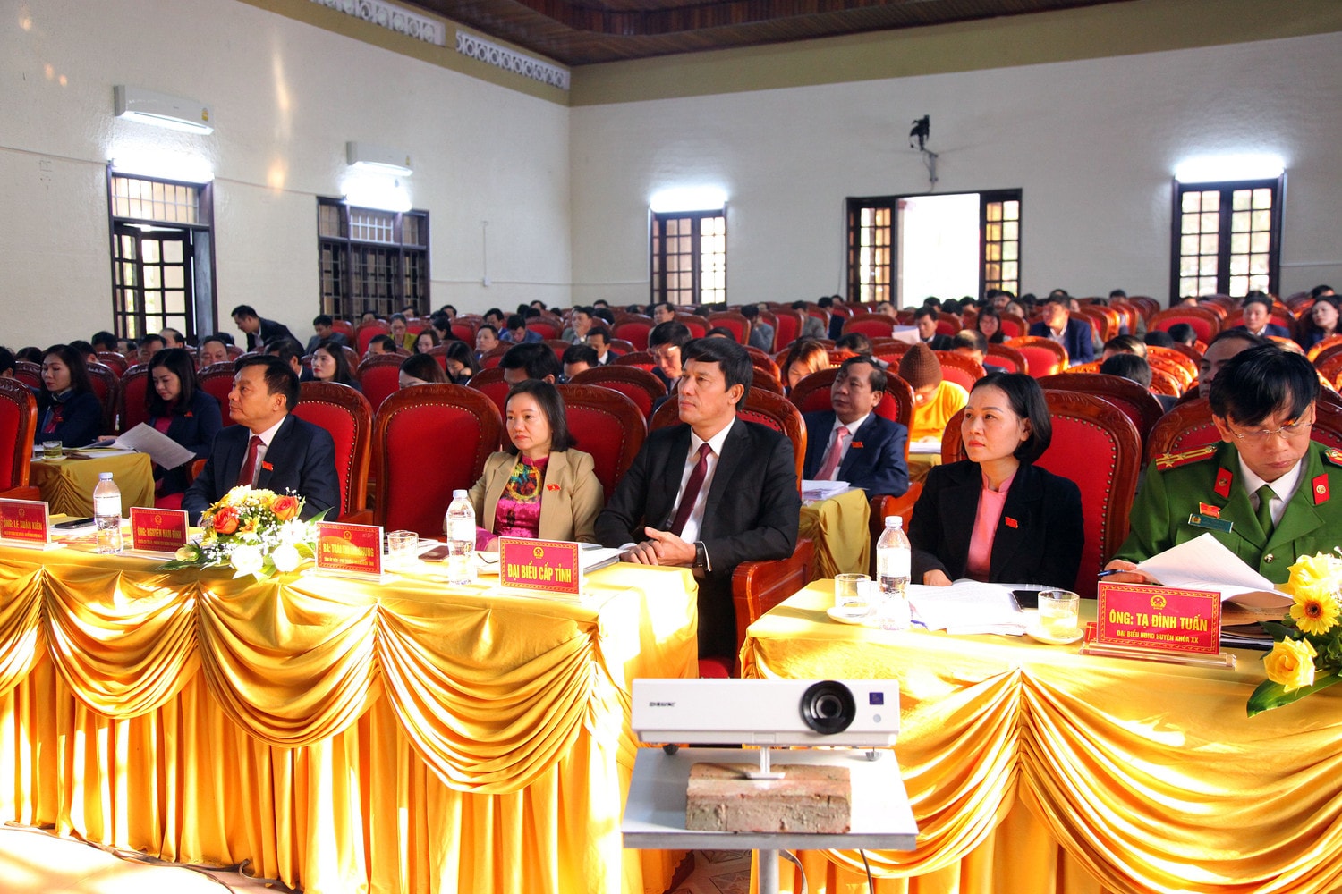 Các đại biểu tham dự kỳ họp Khai mạc Kỳ họp thứ 8, HĐND huyện Quỳnh Lưu Khoá XX -0