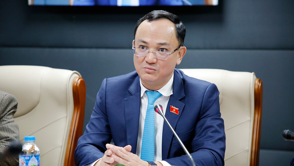 Ông Nguyễn Ngọc Sơn, Ủy viên thường trực Ủy ban Khoa học, Công nghệ và Môi trường: Tôi xin tóm lược một số nội dung chúng ta đã thảo luận qua hai phiên. Báo cáo  các vị đại biểu tham dự tọa đàm, với vai trò là Thường trực của Ủy ban Khoa học, Công nghệ và Môi trường, chúng tôi cũng nhận thấy sứ mệnh và nhiệm vụ của mình.