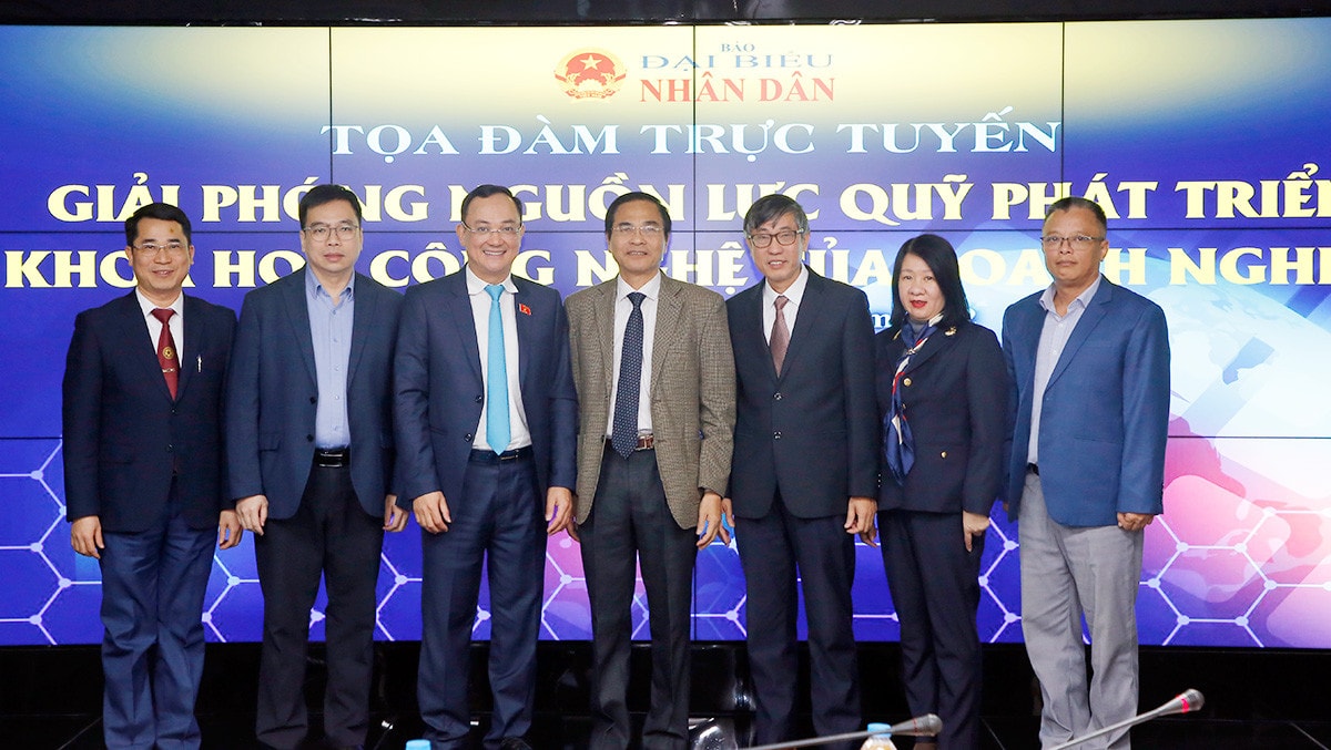 Đang diễn ra Tọa đàm “Giải phóng nguồn lực Quỹ phát triển khoa học công nghệ của doanh nghiệp” -1