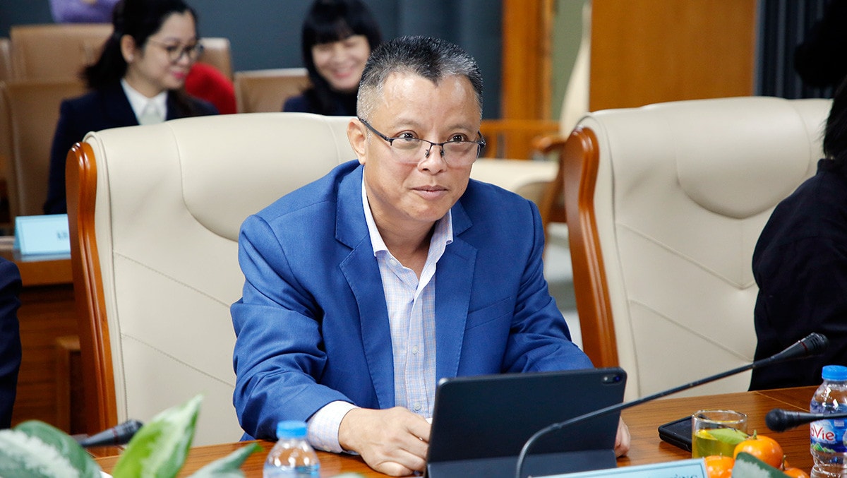 Ủy viên Thường trực Ủy ban Khoa học, Công nghệ và Môi trường Nguyễn Ngọc Sơn: Chúng ta vừa lắng nghe chia sẻ về vai trò, sứ mệnh của Quỹ Phát triển khoa học và công nghệ của doanh nghiệp dưới góc nhìn của cơ quan quản lý nhà nước. Vậy các doanh nghiệp - với tư cách người trong cuộc - họ kỳ vọng gì khi thành lập Quỹ này? Xin trân trọng kính mời Đại tá Nguyễn Quốc Hùng, Phó trưởng ban Kỹ thuật, đại diện của Viettel là chia sẻ quan điểm cũng như cách tổ chức triển khai thực hiện quỹ với tư cách 