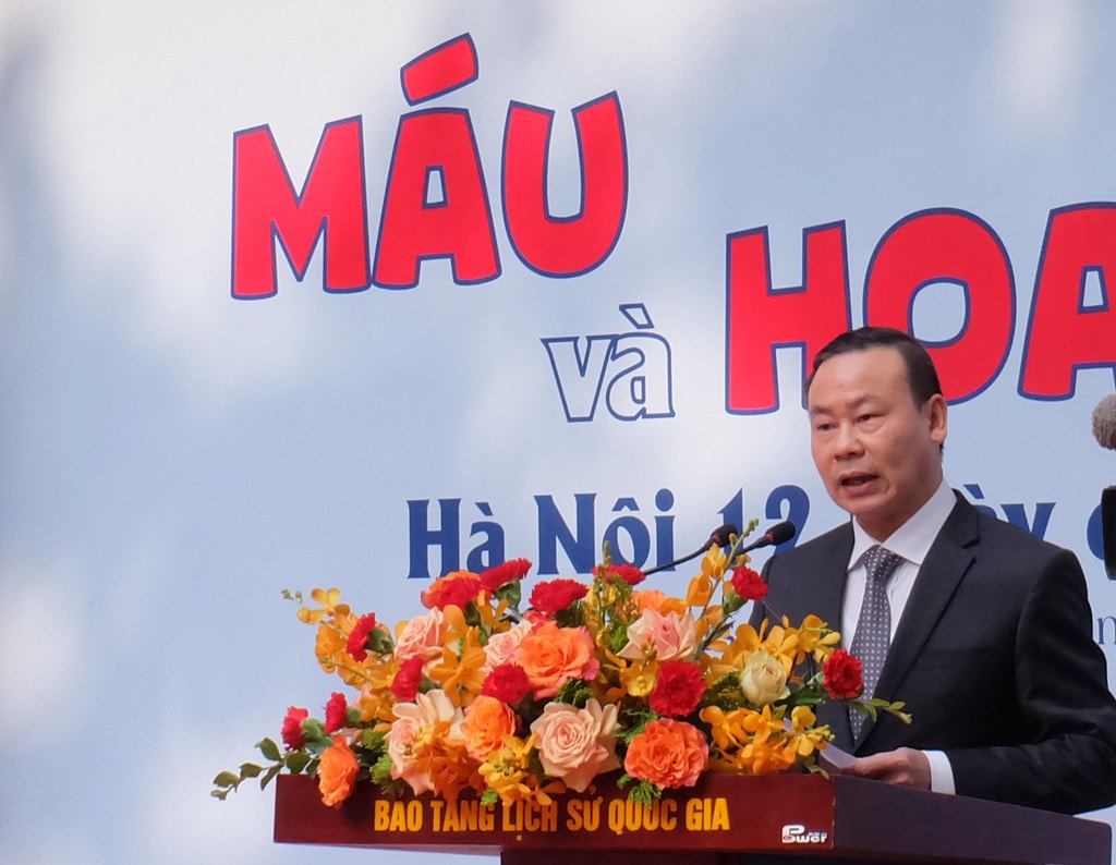 Giám đốc Bảo tàng Lịch sử Quốc gia Nguyễn Văn Đoàn phát biểu khai mạc trưng bày Máu và Hoa – Hà Nội 12 ngày đêm -0