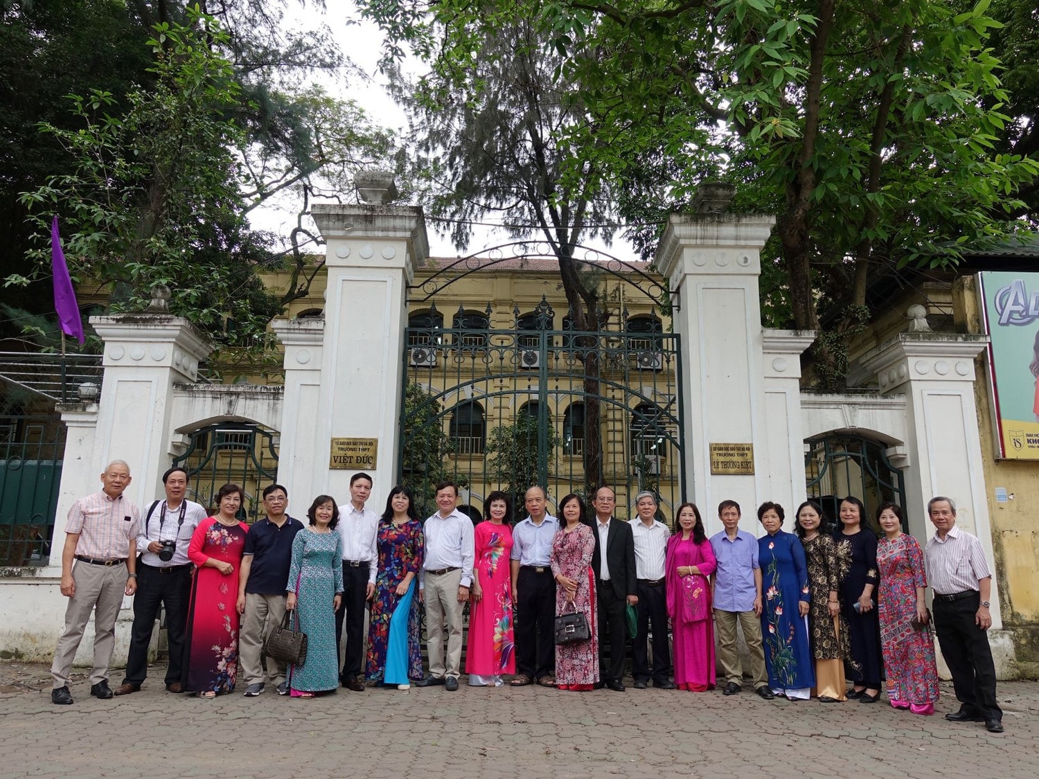 Nhớ lại những ngày “chạy bom” của học sinh Hà Nội -0