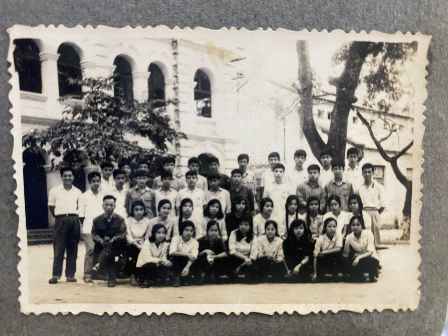 Nhớ lại những ngày “chạy bom” của học sinh Hà Nội -0