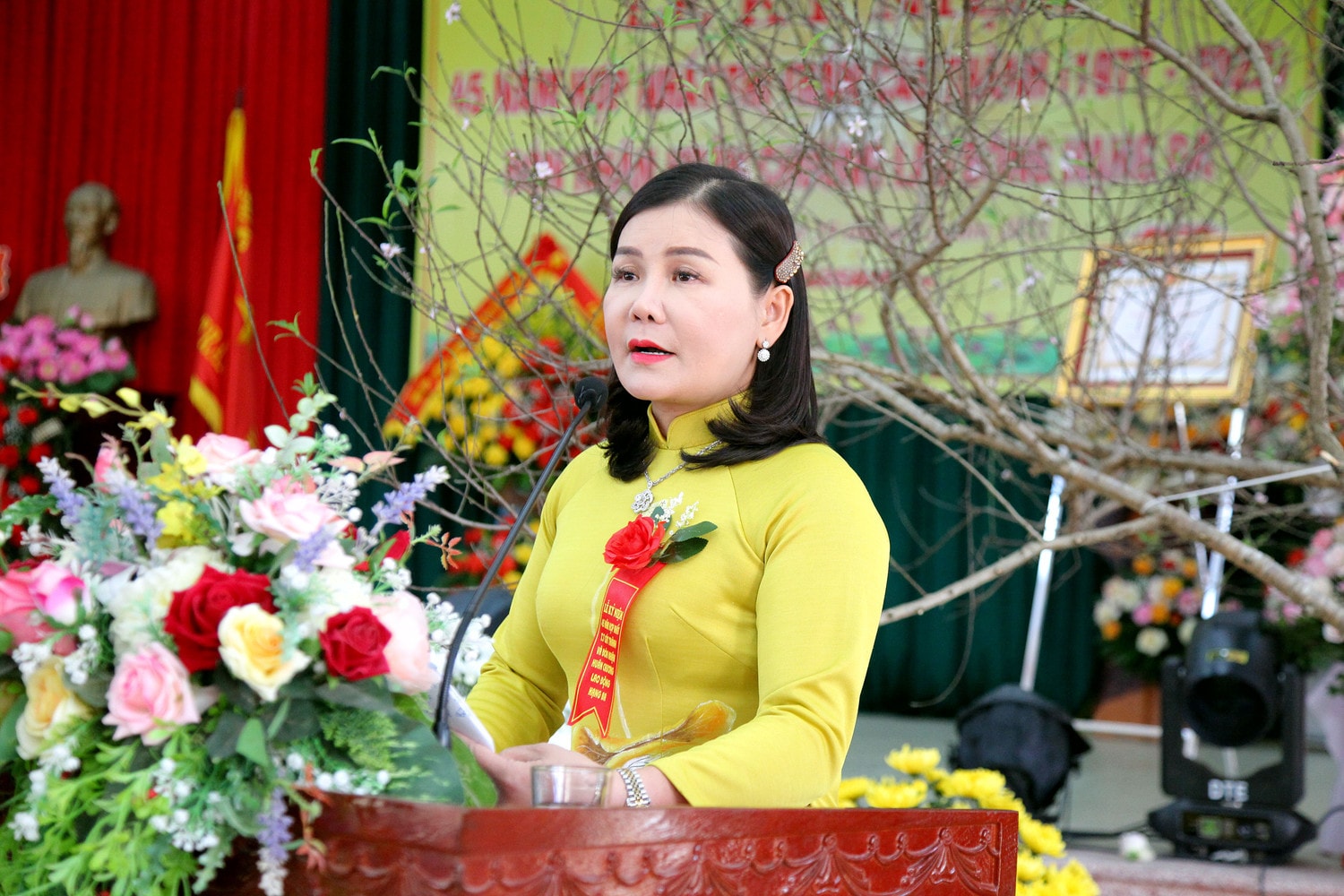 Đón nhận Huân chương Lao động hạng Ba -0