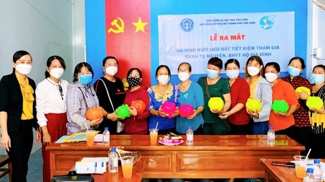 Mô hình “nuôi heo đất tiết kiệm tham gia BHXH tự nguyện” của tỉnh Trà Vinh. Nguồn: ITN