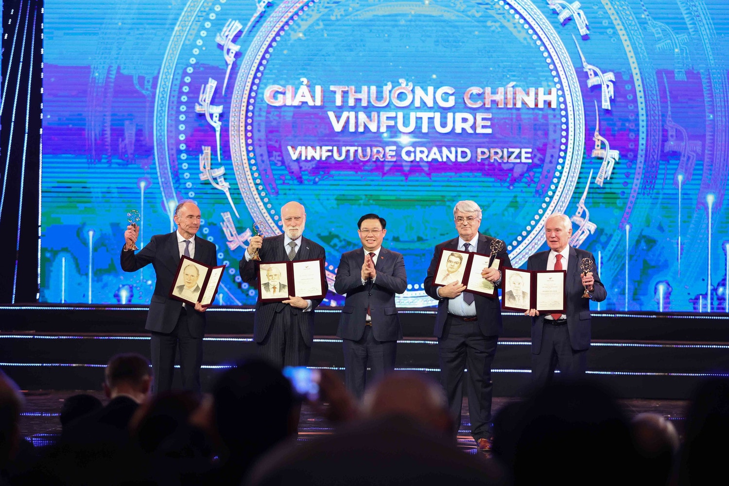 VinFuture 2022 vinh danh 4 công trình khoa học “Hồi sinh và Tái thiết” thế giới -0