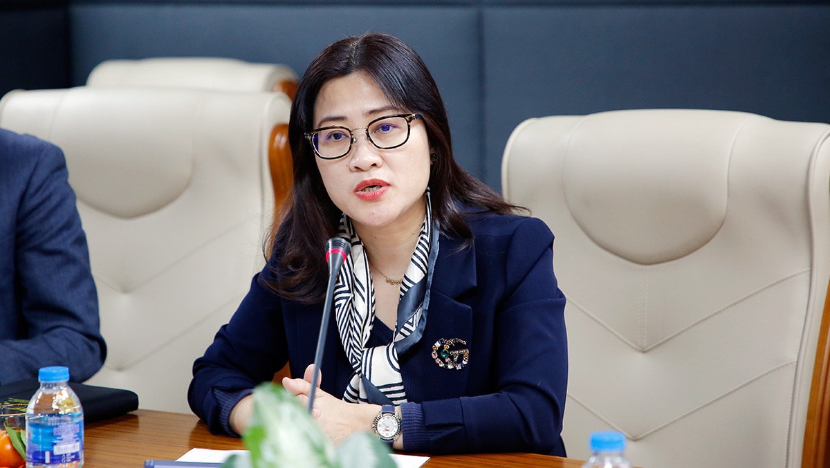 Câu hỏi đầu tiên xin dành cho bà Trần Thị Trang – Phó Vụ trưởng Vụ Pháp chế Bộ Y tế. Có ý kiến cho rằng khái niệm về thuốc lá trong Luật Phòng chống tác hại của thuốc lá đã bao gồm một số sản phẩm thuốc lá mới, bà có thể cho biết rõ hơn về nội dung này? 