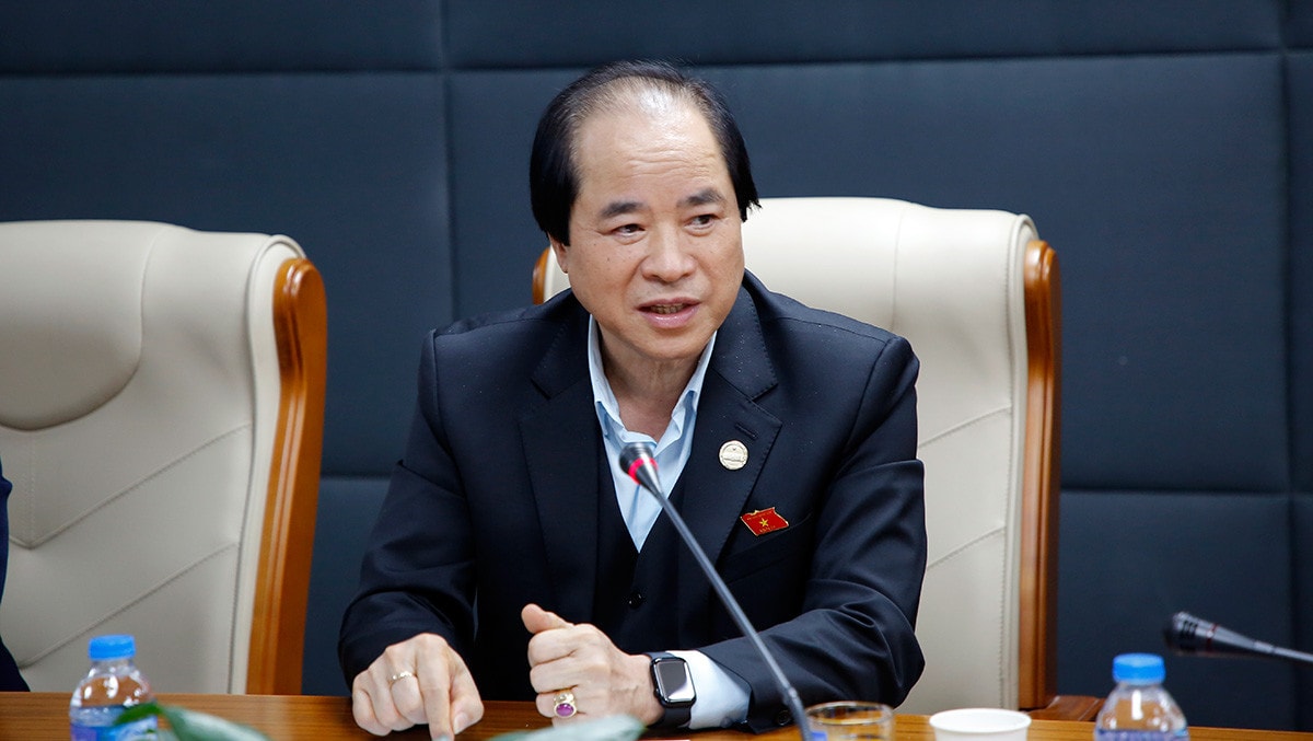 MC: Một vấn đề đặt ra hiện nay là có nên cho phép thí điểm các sản phẩm có hại cho sức khỏe và cấm toàn bộ các sản phẩm thuốc lá mới ở nước ta hay không, thưa ông Trương Xuân Cừ? 