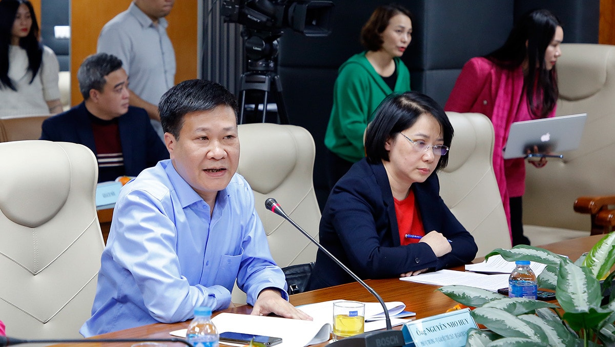MC: Thưa ông Nguyễn Nho Huy, đứng trước thực trạng sử dụng thuốc lá điện tử đang gia tăng trong học sinh, về phía Bộ Giáo dục và Đào tạo có đề xuất gì liên quan đến chính sách, thực thi để bảo vệ các em học sinh?