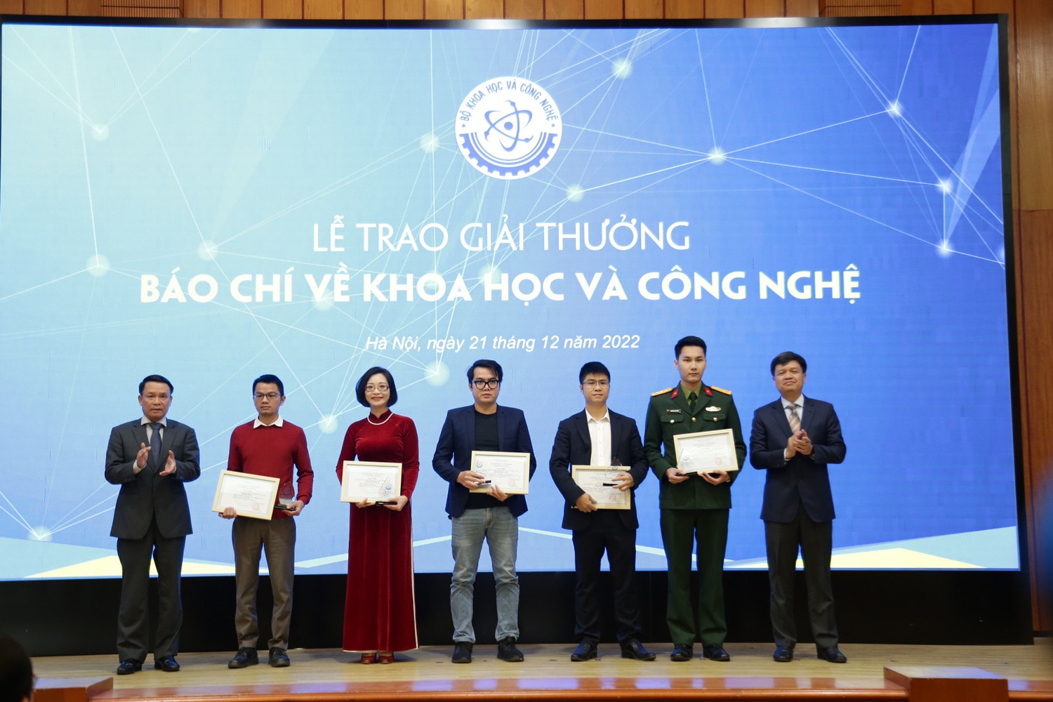 Bộ Khoa học và Công nghệ trao Giải thưởng báo chí về khoa học và công nghệ năm 2021 ảnh 3 Bộ Khoa học và Công nghệ tổ chức Lễ trao Giải thưởng báo chí về khoa học và công nghệ năm 2021 -0