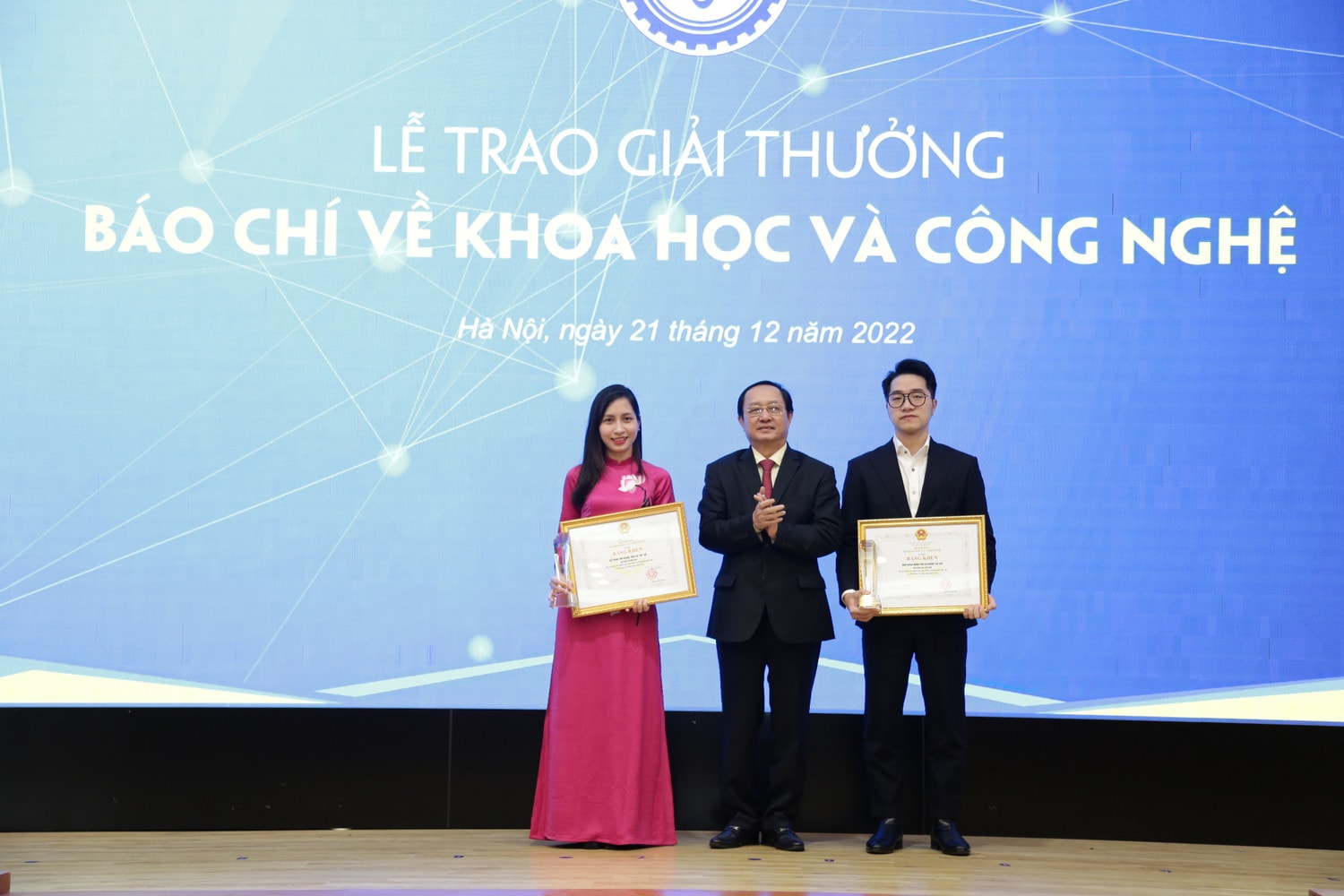 Bộ Khoa học và Công nghệ trao Giải thưởng báo chí về khoa học và công nghệ năm 2021 ảnh 2 Bộ Khoa học và Công nghệ tổ chức Lễ trao Giải thưởng báo chí về khoa học và công nghệ năm 2021 -0