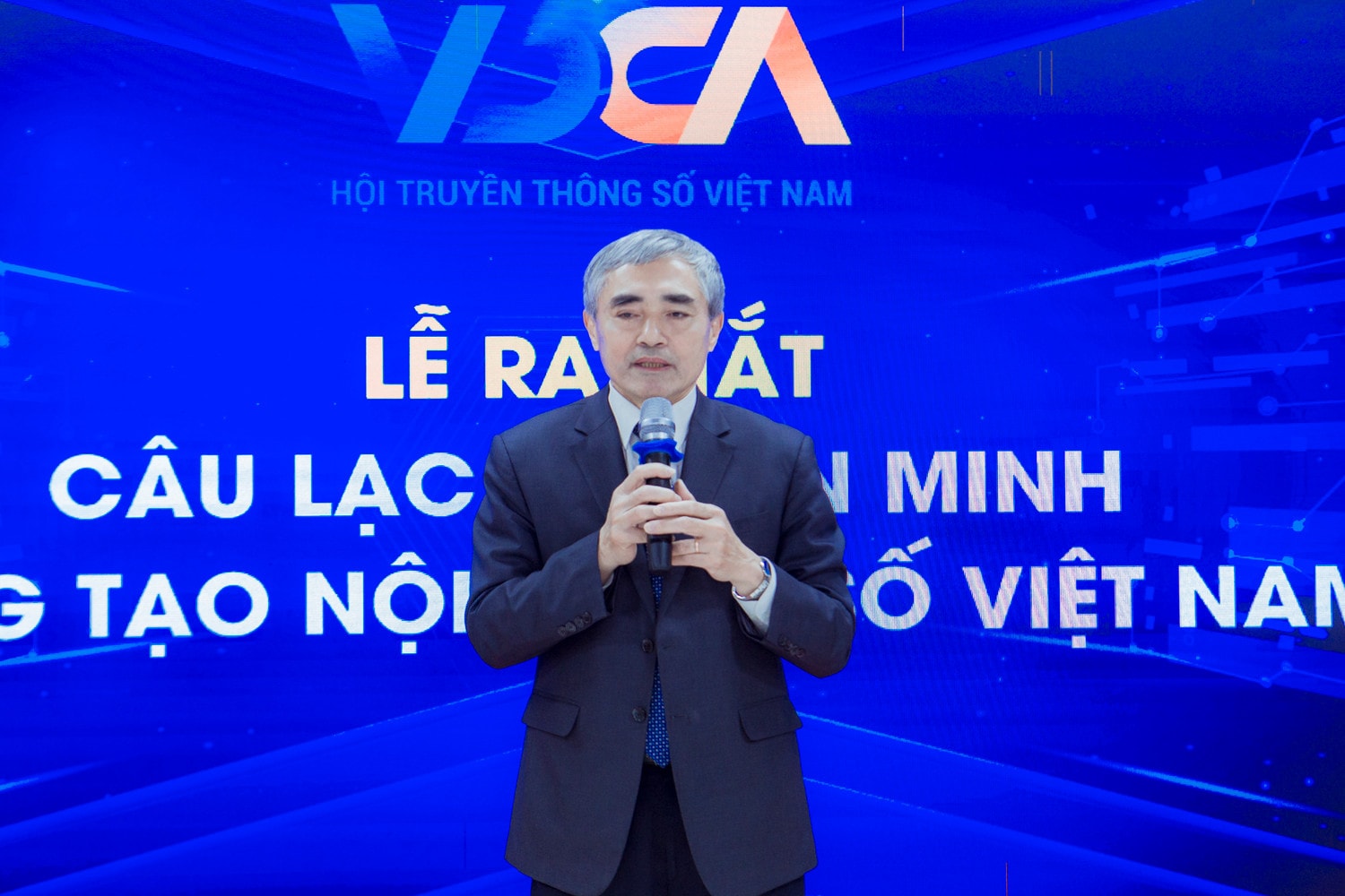 Chủ tịch Hội Truyền thông số Việt Nam Nguyễn Minh Hồng phát biểu tại Hội thảo Xây dựng và Phát triển doanh nghiệp MMO kinh doanh bền vững -0