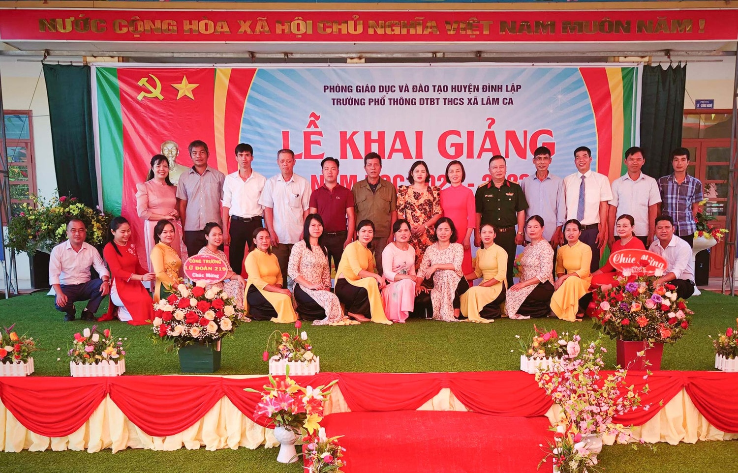 Người thầy không chỉ dạy chữ cho học sinh dân tộc -0