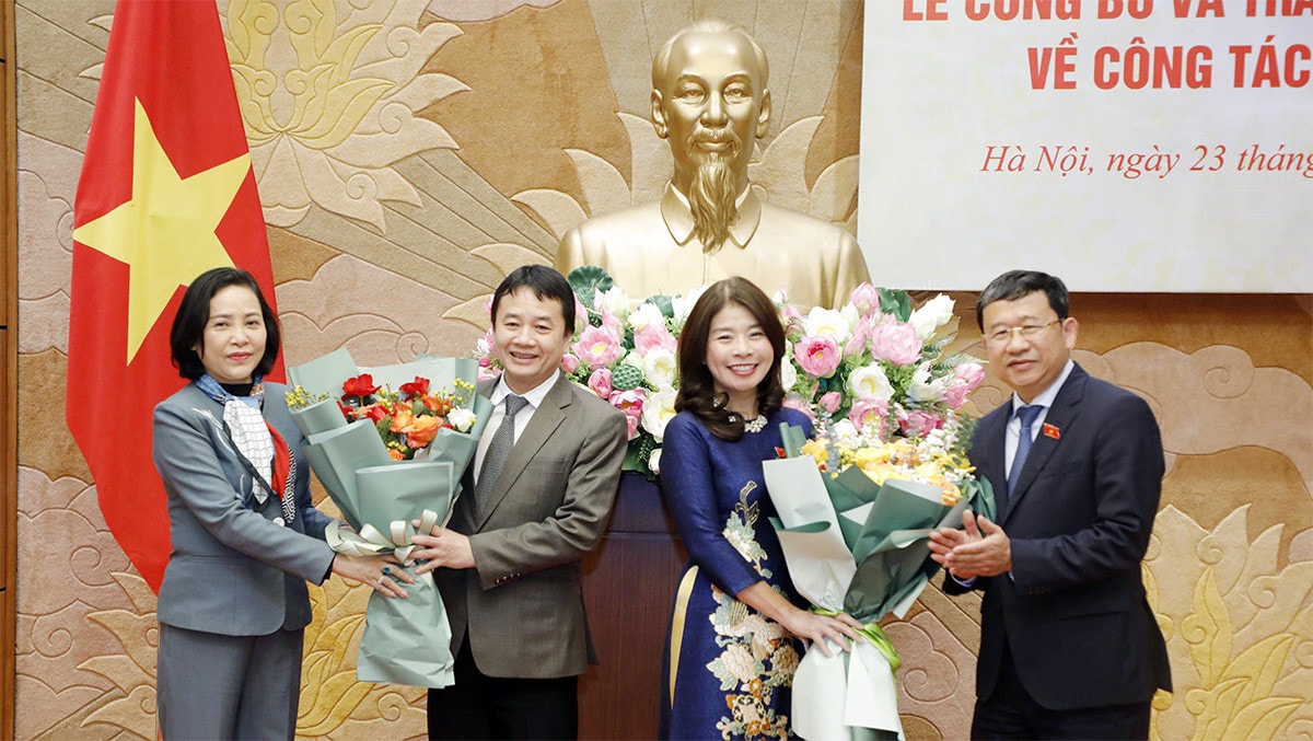 Phó Chủ tịch Thường trực Quốc hội Trần Thanh Mẫn dự lễ công bố và trao Nghị quyết về công tác cán bộ -4
