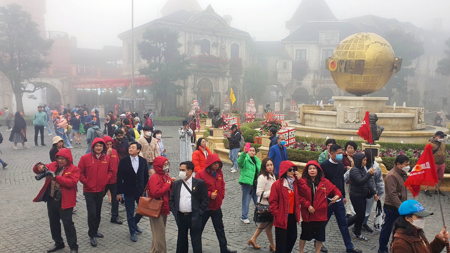 Phó Thủ tướng Campuchia Men Sam An cùng đoàn công tác tham quan khu du lịch Bà Nà Hills -0