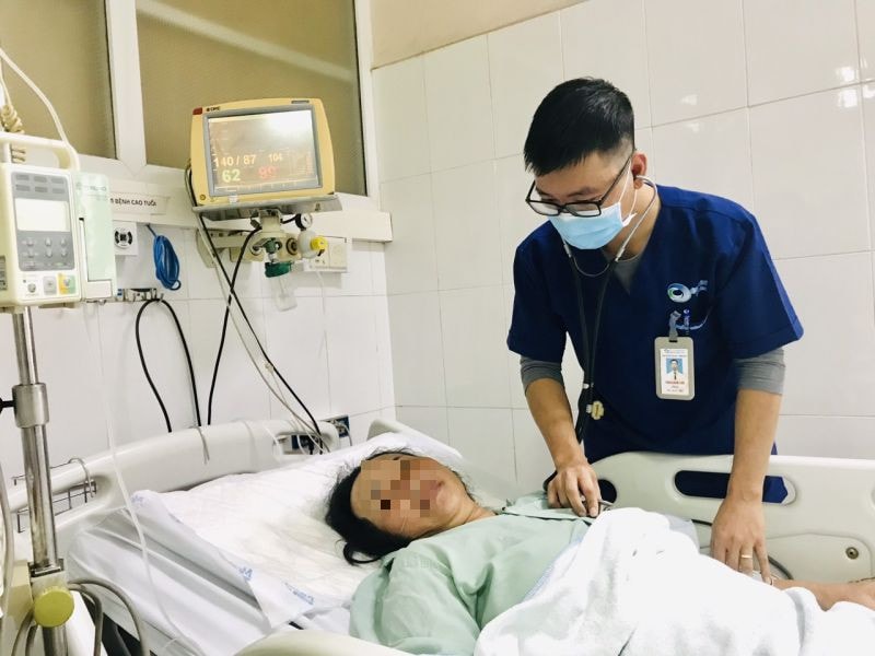 Cứu sống người phụ nữ nguy kịch vì “liều” ăn cá nóc -0