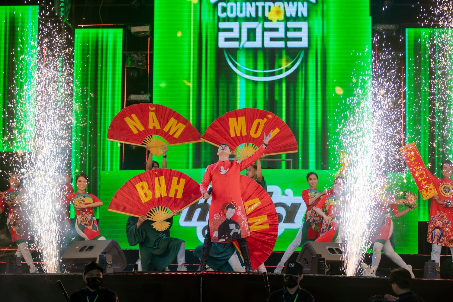 Sôi động Countdown - Chào năm mới 2023 tại Huế -0