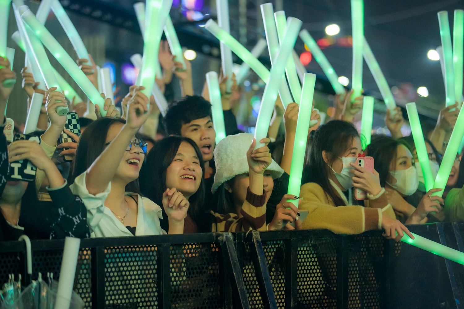 Sôi động Countdown - Chào năm mới 2023 tại Huế -0