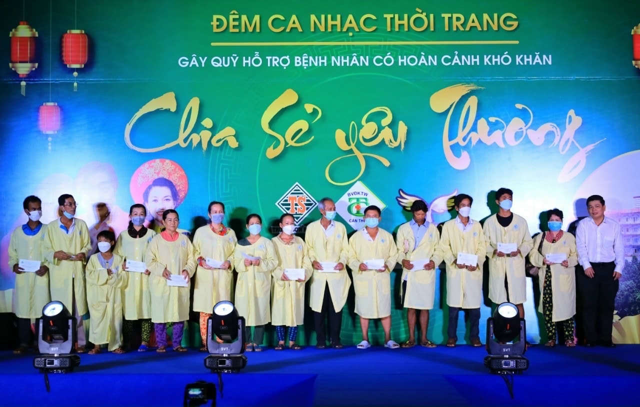 Bệnh viện Đa khoa Trung ương Cần Thơ: Chia sẻ yêu thương -0