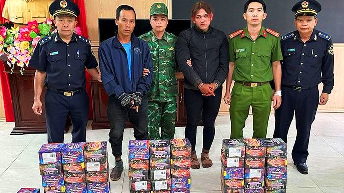 Mạnh tay xử lý buôn bán pháo nổ trái phép tại các tỉnh Tây Nguyên -0