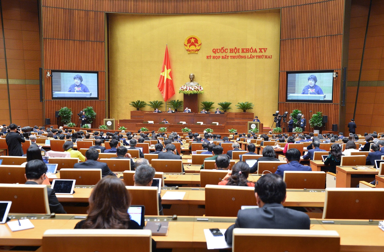Quốc hội đã tạo mọi điều kiện về thể chế để thực hiện hiệu quả chủ trương, chính sách phòng, chống dịch