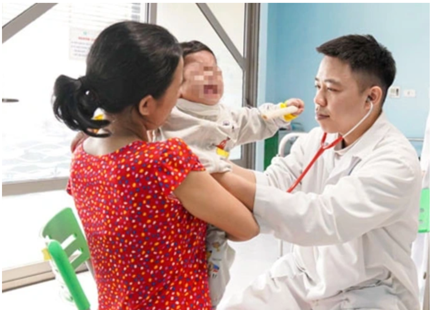 “Tạo hình thực quản bằng đại tràng” cho bé gái bị teo thực quản hiếm gặp -0