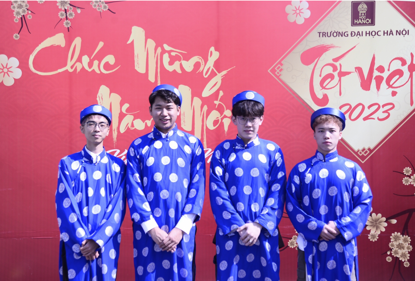 Sinh viên quốc tế trường Đại học Hà Nội sôi động trải nghiệm văn hoá Tết Việt -0