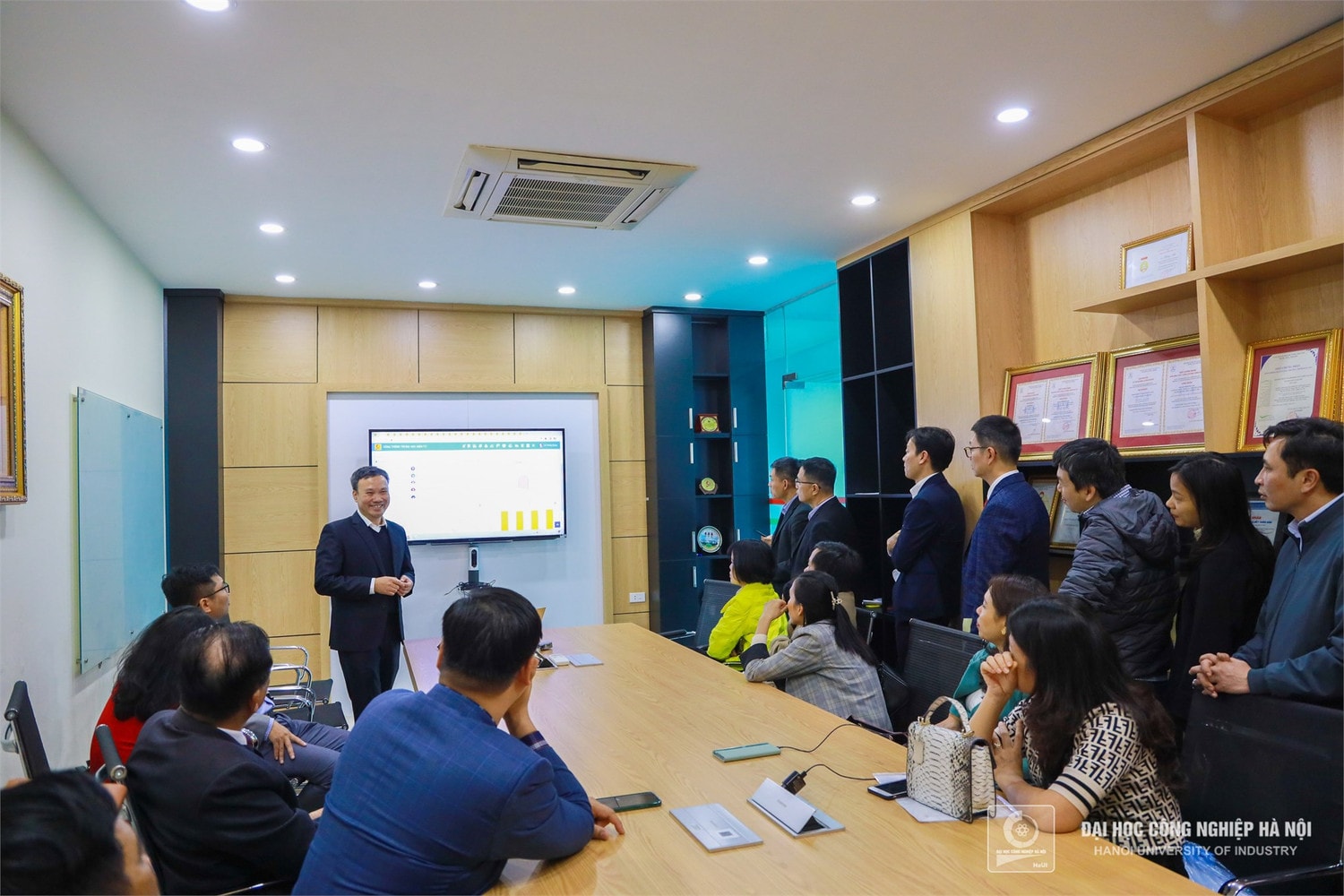 Giải bài toán chuyển đổi số tại các trường đại học, cao đẳng -0