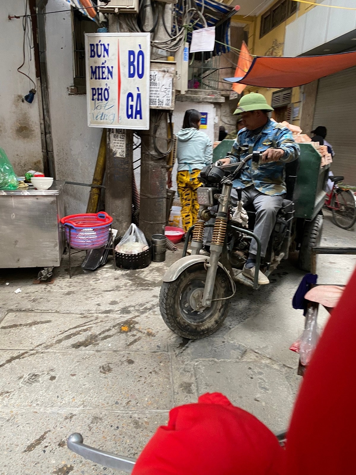 Hà Nội: Xe tự chế náo loạn ngõ, ngách