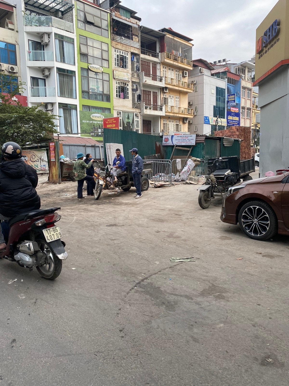 Hà Nội: Xe tự chế náo loạn ngõ, ngách -0
