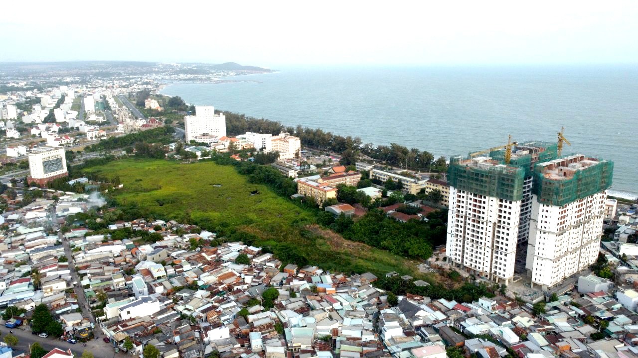 Hàng loạt sai phạm tại dự án hồ điều hòa, chỉnh trang đô thị ngay trung tâm TP Phan Thiết 