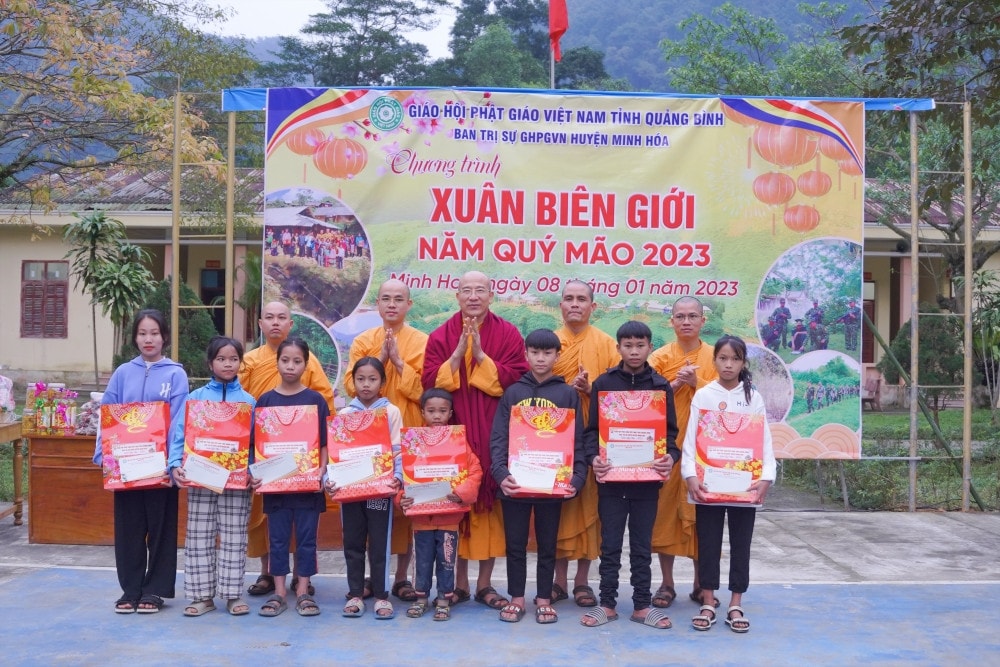 Ấm tình Xuân nơi vùng biên Minh Hóa -0