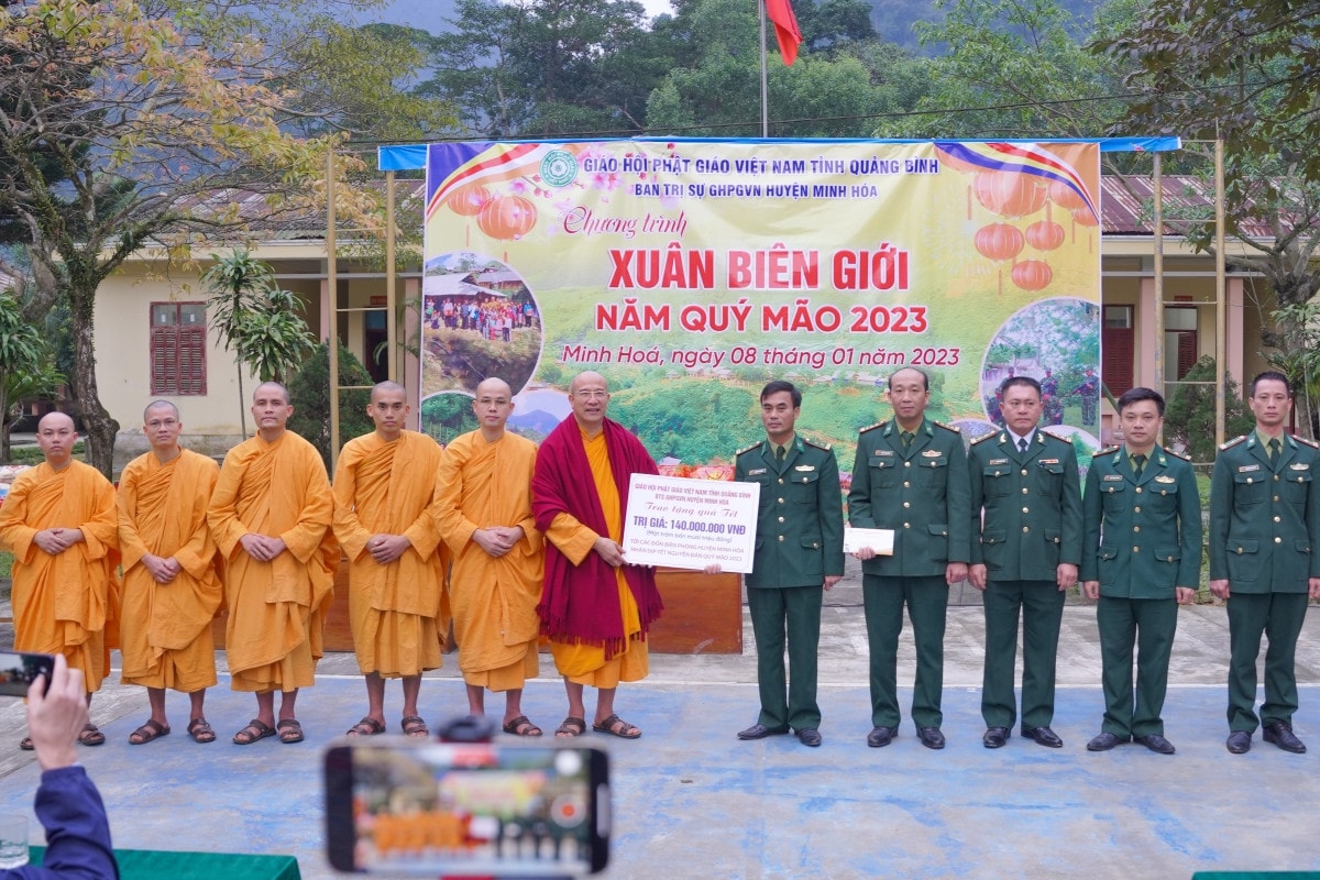 Ấm tình Xuân nơi vùng biên Minh Hóa -0